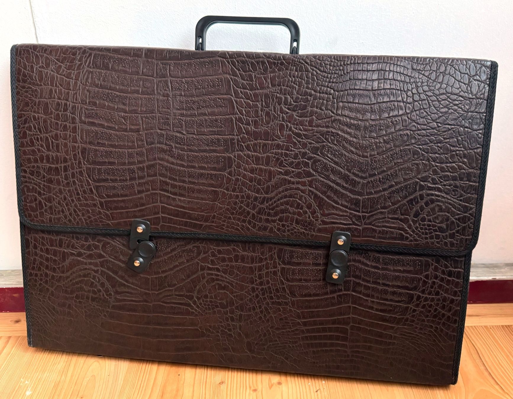 Valigie & Borse: Zeichenmappe aussen mit Kunstlederüberzug – Usato da Zürich venduto da Octopus-275 1