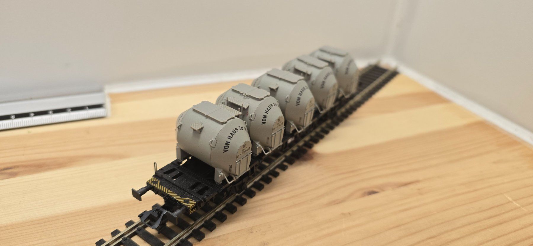 Märklin Modellini di ferrovie: Märklin 48533 Behältertragwagen der DB – Nuovo (secondo la descrizione) da Büsserach venduto da ModellbahnDepot 5