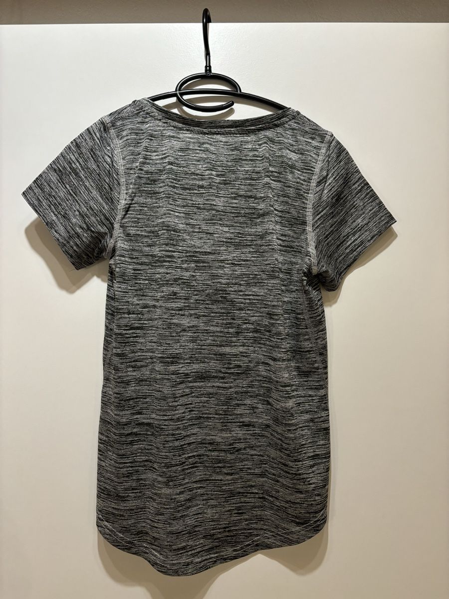 T-Shirts: Sport T-Shirt grau Gr. 36 – Gebraucht aus Lyssach von Ricardo_Rahel 1