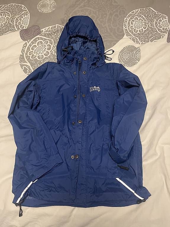 Vestes: Veste big tramp taille 152 – D'occasion à Cugy FR par mcm_c89l