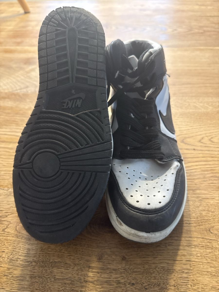 Scarpe per ragazzi: Nike Air Jordan – Usato da Buttikon SZ venduto da Kellerabteil 1