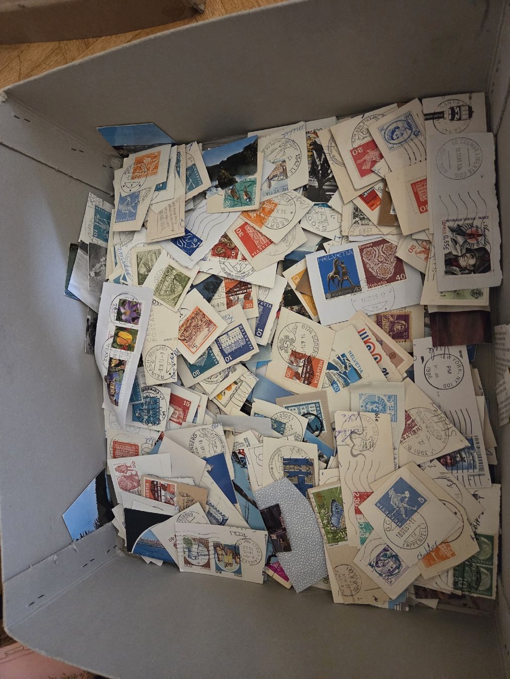 Alle Briefmarken: Postkarten und Briefmarken Konvolut – Gebraucht aus Riehen von str_2msn 3