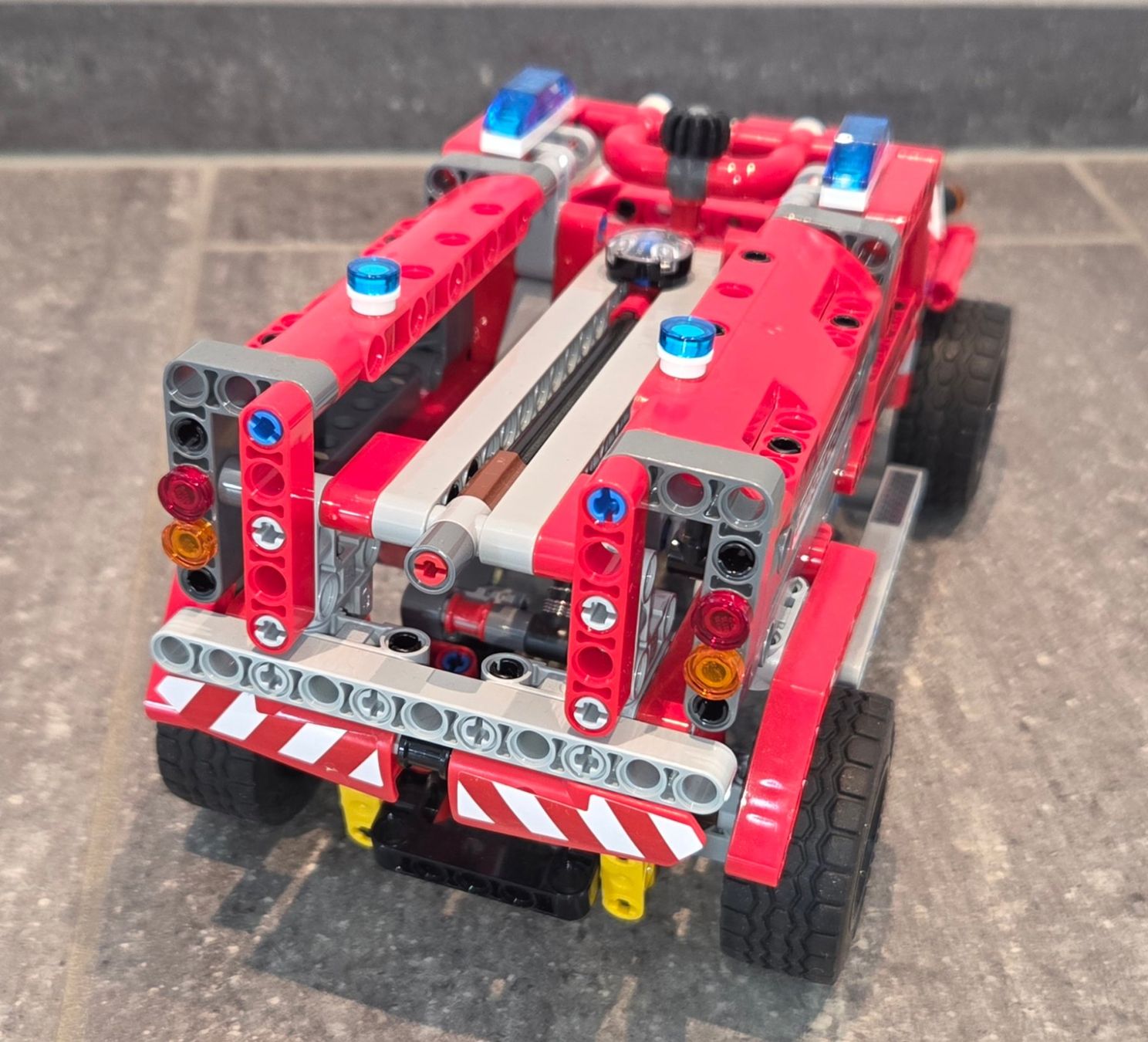Lego Giocattoli: LEGO 42075	Technic	First Responder – Usato da Kirchdorf AG venduto da red-box 3