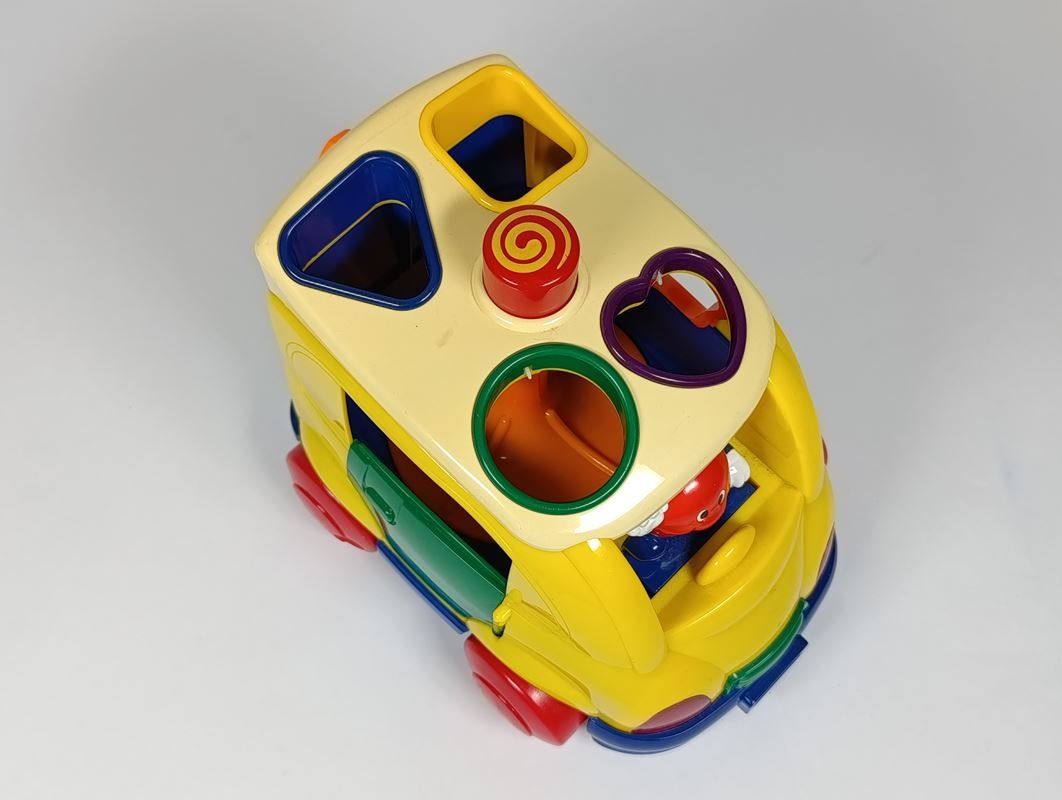 Spielzeuge: Bus éducatif avec 5 formes 23x18x20 – Gebraucht aus Thielle von Plusvalue_Neuchatel 3
