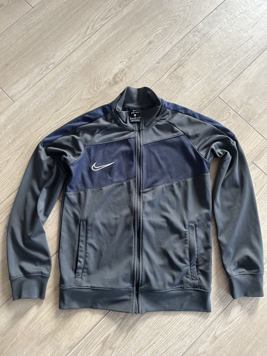Nike Giacche: Nike Sweatjacke – Usato da Elgg venduto da Swiit