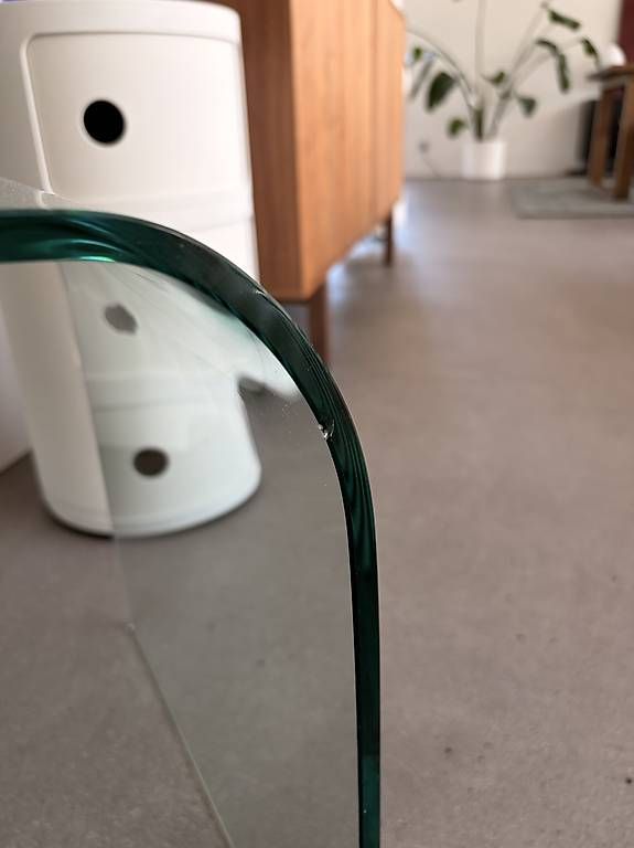 Tables: Massiv Glas-Beistelltisch – D'occasion à St. Gallen par siria.fratto 4