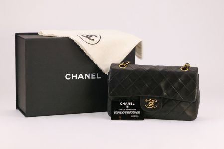 Schwarze Vintage Chanel Classic Double Flap Tasche (No.563)