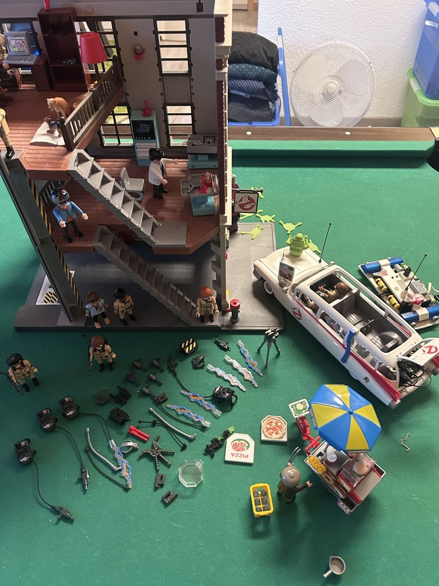 Playmobil Jouets: Playmobil Ghostbusters mit Auto usw. – D'occasion à Schattdorf par Beni8080 2
