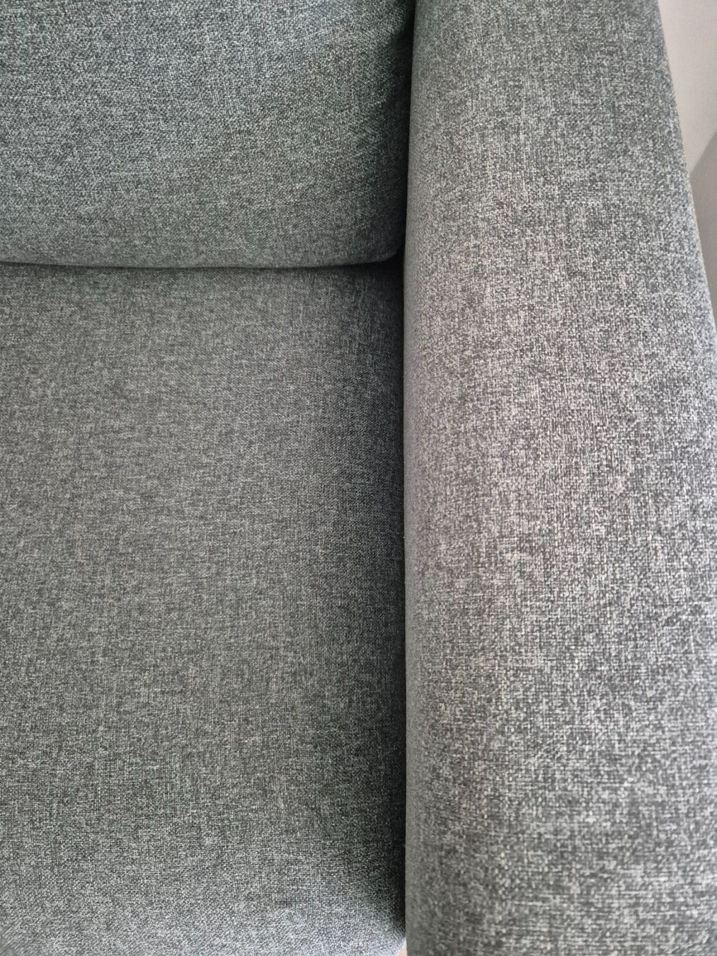 Ikea Divani: Canapé gris confortable 3 places – Usato da Epalinges venduto da Kkororo 4