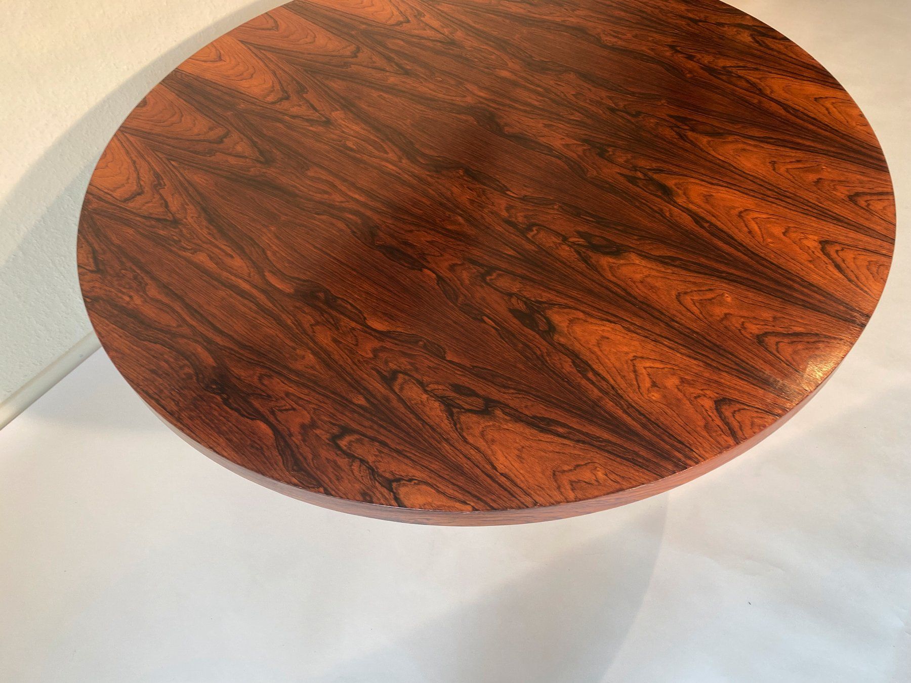 Tulip Tavoli: Midcentury Rosewood Coffee Table – Usato da Beringen venduto da Kultgut 5