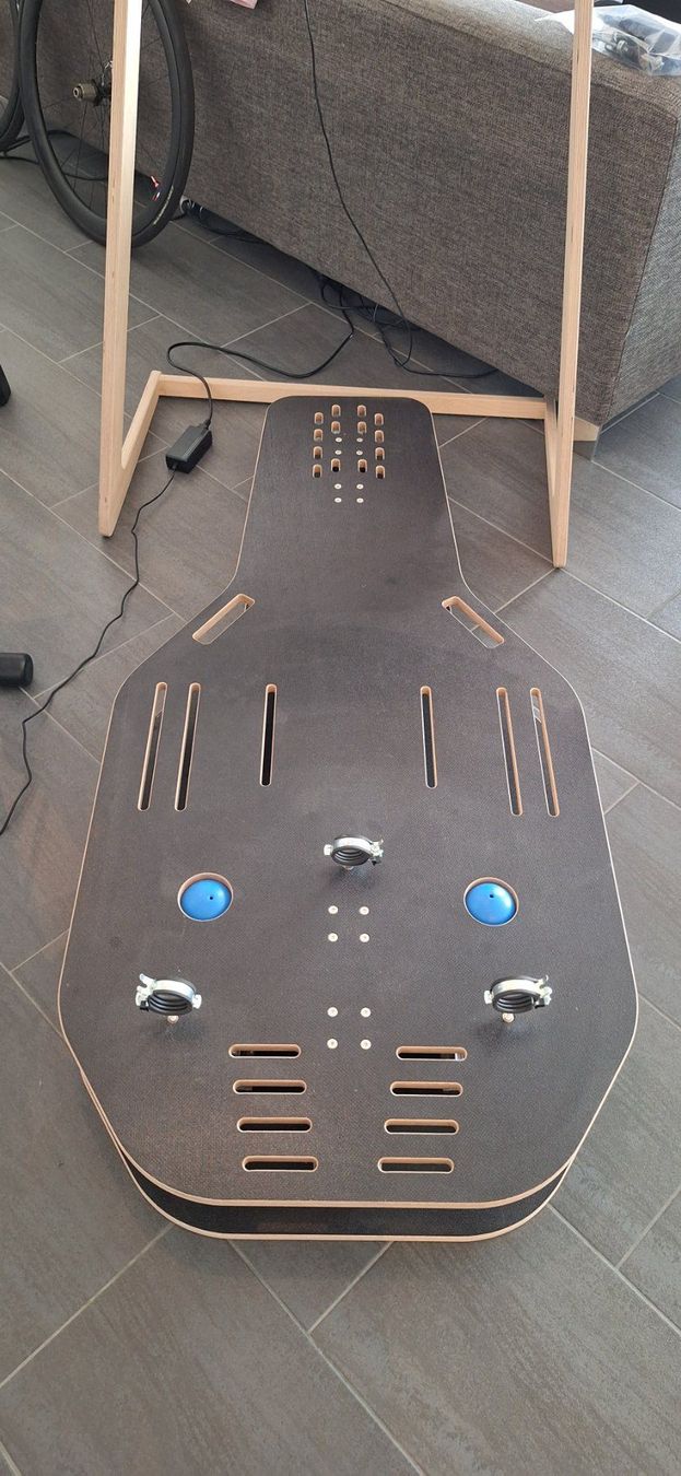 Hometrainer: Rocker plate pour home trainer – Usato da Chesalles-sur-Oron venduto da DarkFight36