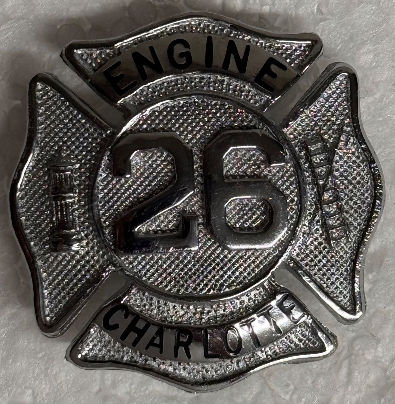 Placchette & Badge: Anstecker der Feuerwehr ("Engine 26") aus Charlotte. – Usato da Andwil SG venduto da Ariisa1234