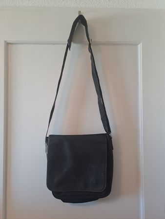NAVYBOOT Umhängetasche / Crossbody mit Leder Unisex