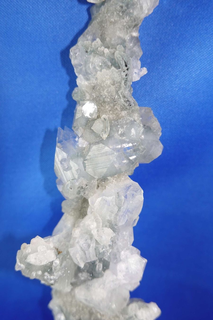 Minerali & Pietre curative: Apophylit Stalaktit auf Chalcedeon – Usato da Schinznach Bad venduto da Demerald 8