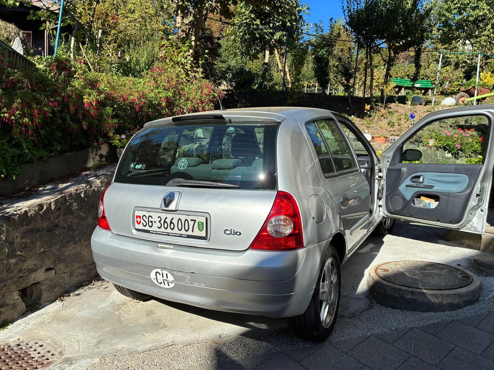 Renault Autos: Renault Clio 1.4 16V – Gebraucht aus Uznach von ItsL3FloPvP 1