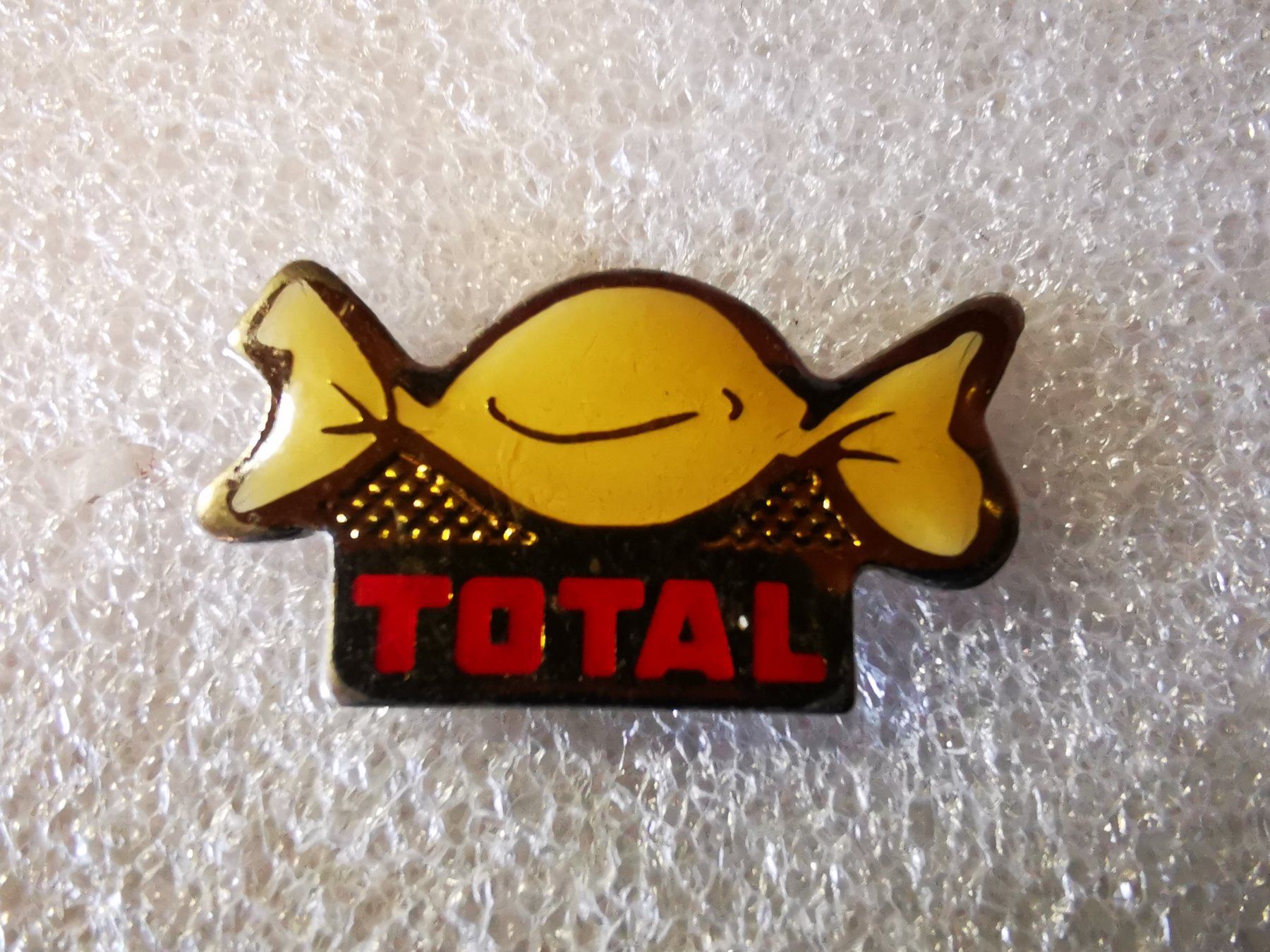 Placchette & Badge: Ansteckpin 2: Avis Total – Usato da Oppligen venduto da Pin-Fall-Shop