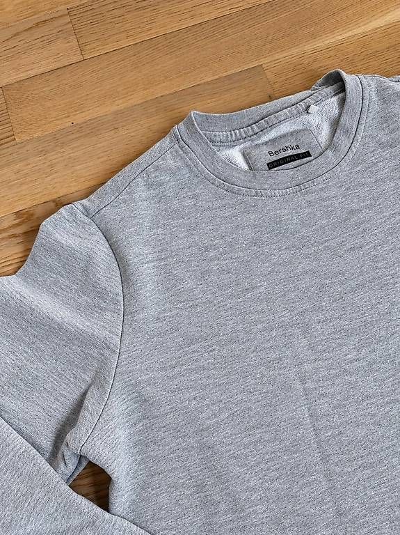 Pullover & Sweatshirts: Pullover - Gr. XS - Grau – Gebraucht aus Effretikon von ali_k7q8 2