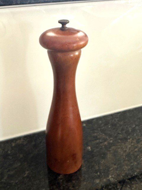 Appareils de cuisine: +  HoLz PfeFFermühLe  + – D'occasion à Winkel par zeho 1