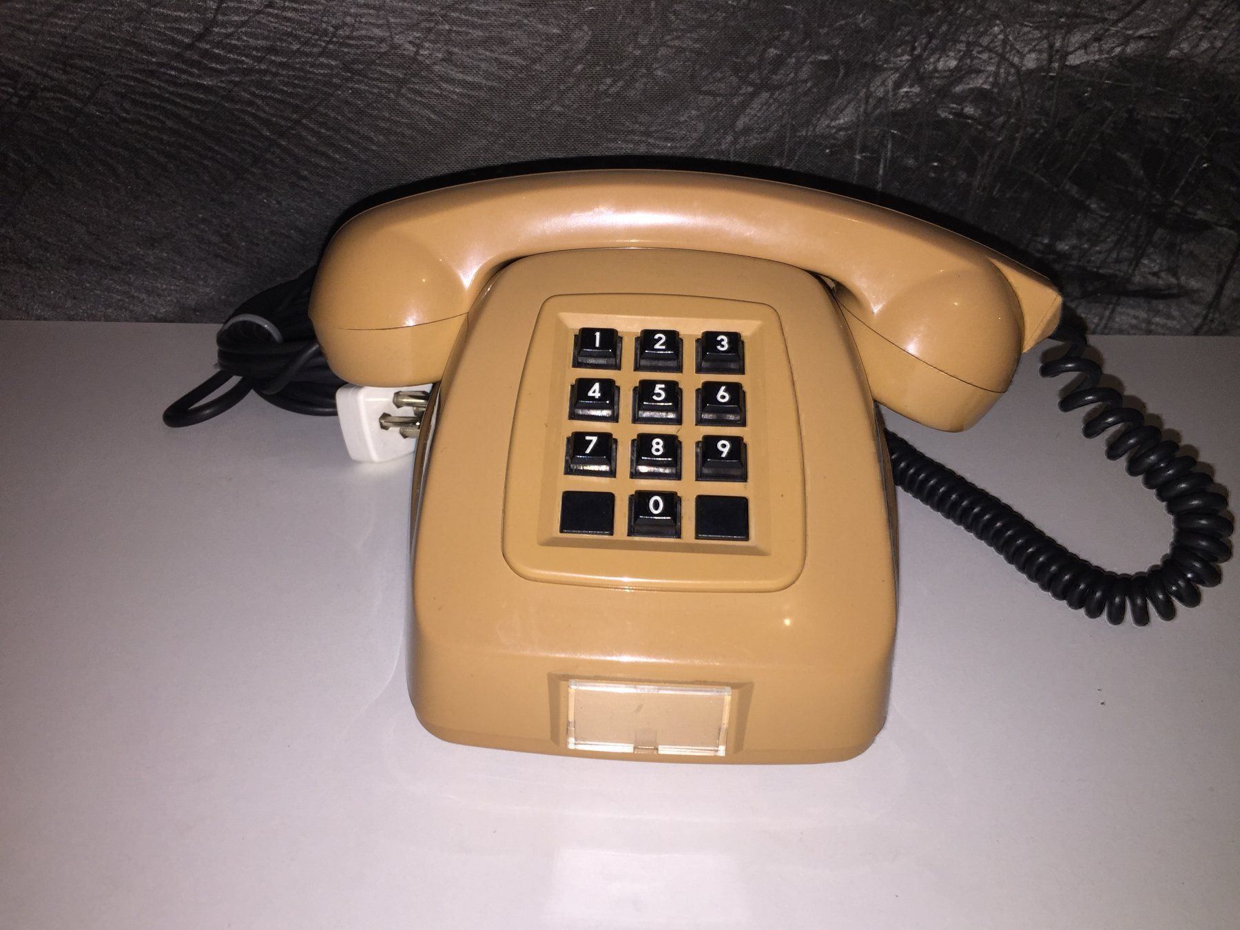Telefone: Ancien Télephone/ Alt telefon – Gebraucht aus Cossonay-ville von Super-Price-Quality