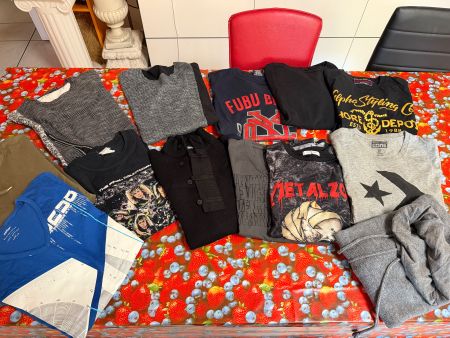 MODERNE KLEIDERPAKET FÜR HERREN (GR. S/M)