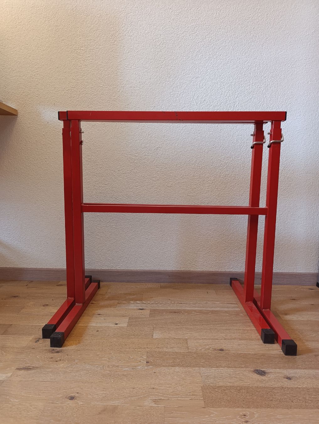Établis: Arbeits- oder Tischbock Metall rot – D'occasion à Zürich par CS_2000 4