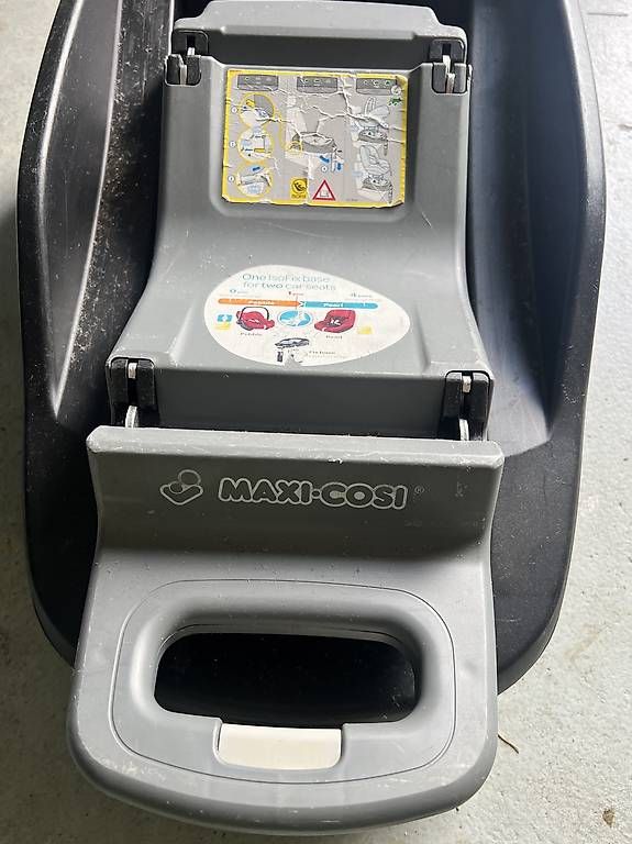 Auto-Kindersitze: Maxi Cosi FamilyFix ISOFIX Basis – Gebraucht aus Starrkirch-Wil von danaancy