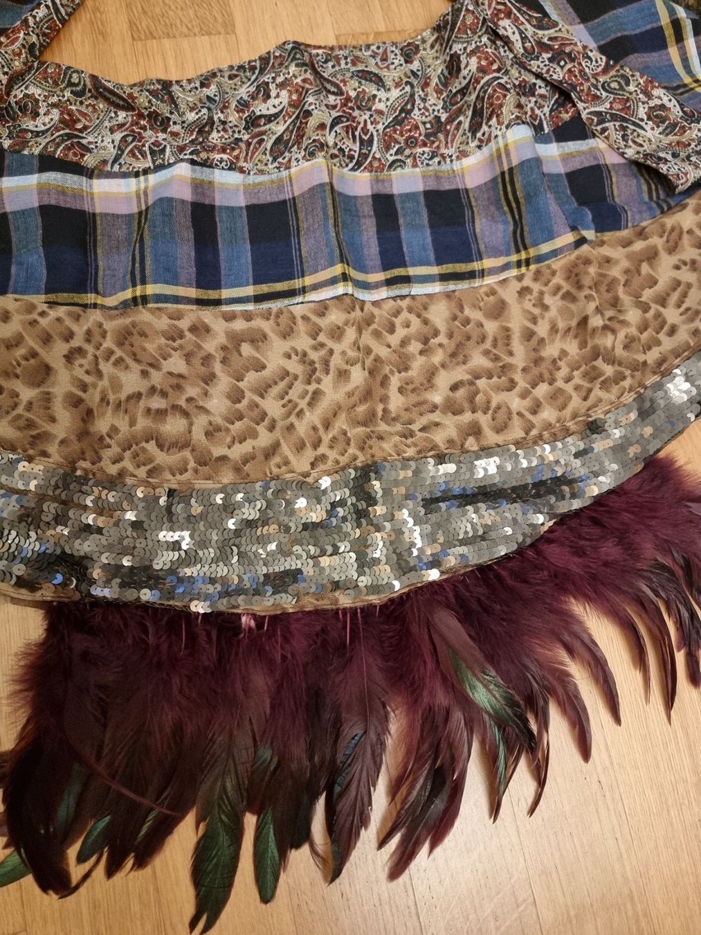 Foulard & Sciarpe: NEU - Einzigartiger Schal / Tuch mit Federn & Pailletten – Nuovo (secondo la descrizione) da Zürich venduto da Nala2811 3