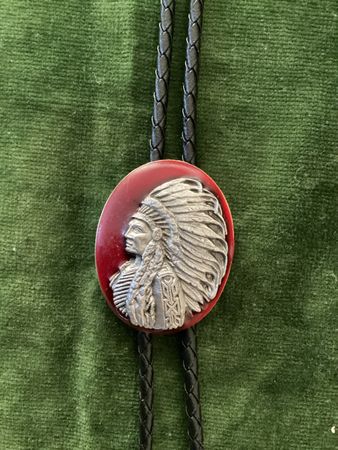 Bolo Tie Siskiyou 1987 Native Indian Chief Motiv Zinn