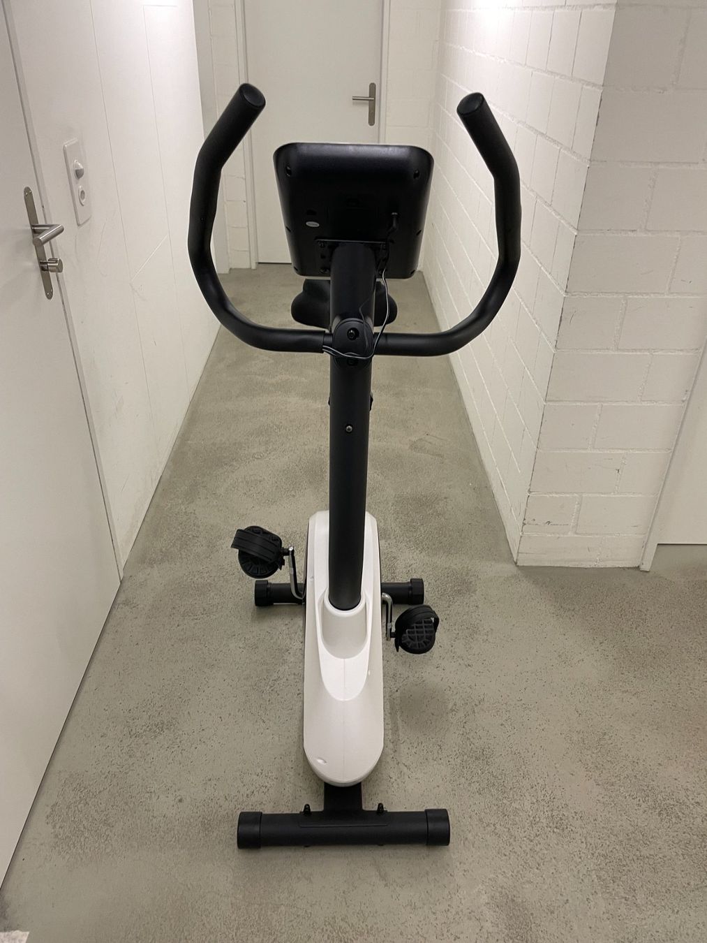 Hometrainer: Hometrainer vidaxl.com, praktisch neuwertig – Usato da Pfäffikon SZ venduto da RolandPeter1948 1