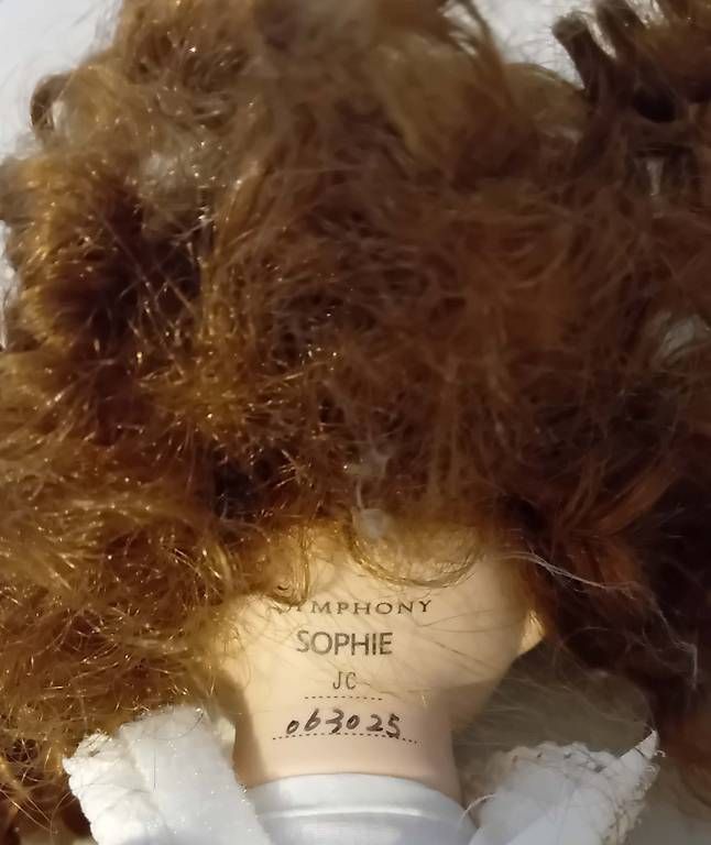 Bambole: Puppe "Sophie" 45 cm mit Puppenständer – Usato da Känerkinden venduto da Bdegen 6