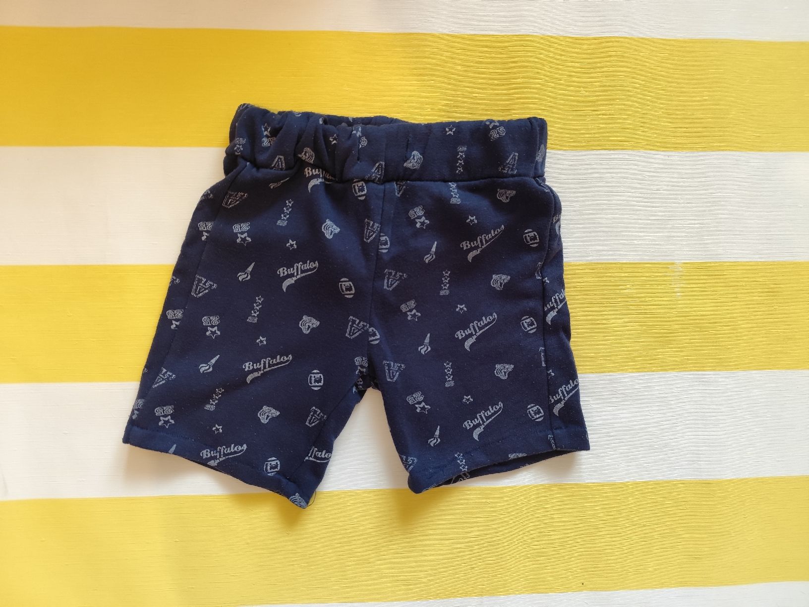 Pantalons: Hose. Gr. 3/4 – D'occasion à Widen par isa_zz9b