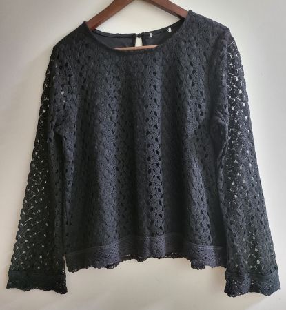 Elegante, schwarze Bluse mit Spitze, neuwertig