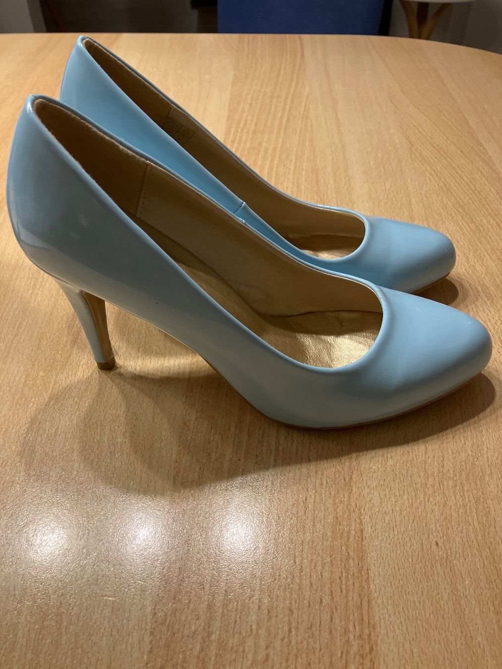 Cube Scarpe da donna: Elegante CUBE High Heels, Gr. 39, Hellblau, Lack – Nuovo (secondo la descrizione) da Einsiedeln venduto da melissa.24 1