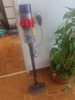 Dyson V10