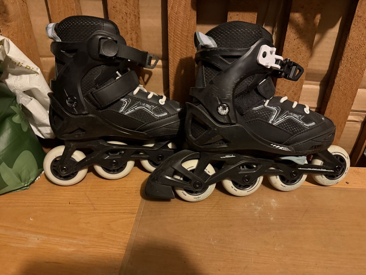 Oxelo Pattini in linea & Pattini a rotelle: Inlineskates, schwarz, Grösse 32-35 – Usato da Kloten venduto da Thobu1 2