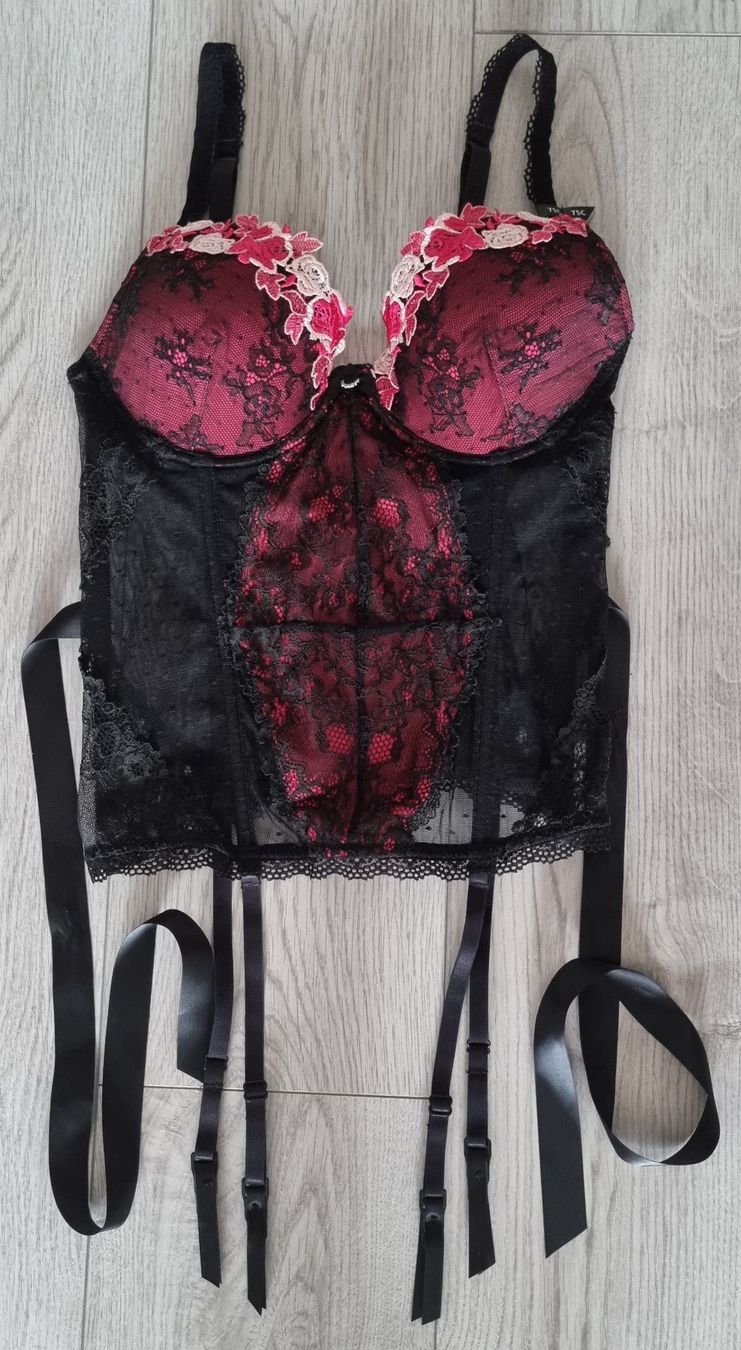 Altra biancheria intima: Guêpière bonnet 75C, taille 36 – Usato da Grand-Lancy venduto da Evelyne010
