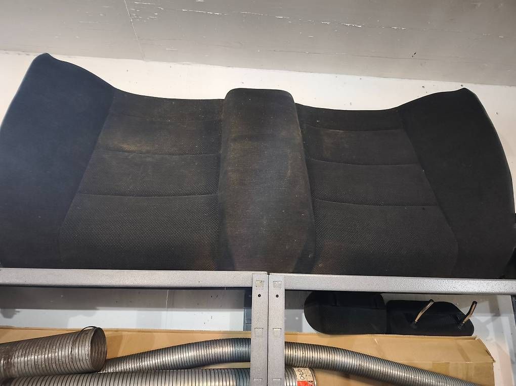Alle Autoersatzteile: BMW E36 Limousine Innenausstattung  – Gebraucht aus Zihlschlacht von rad_vvm9 3