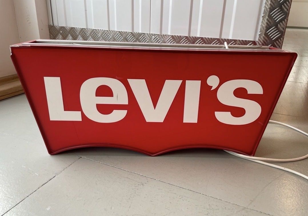 Tutte le decorazioni: Levis Leuchtreklame – Usato da Chur venduto da fan_gh6f