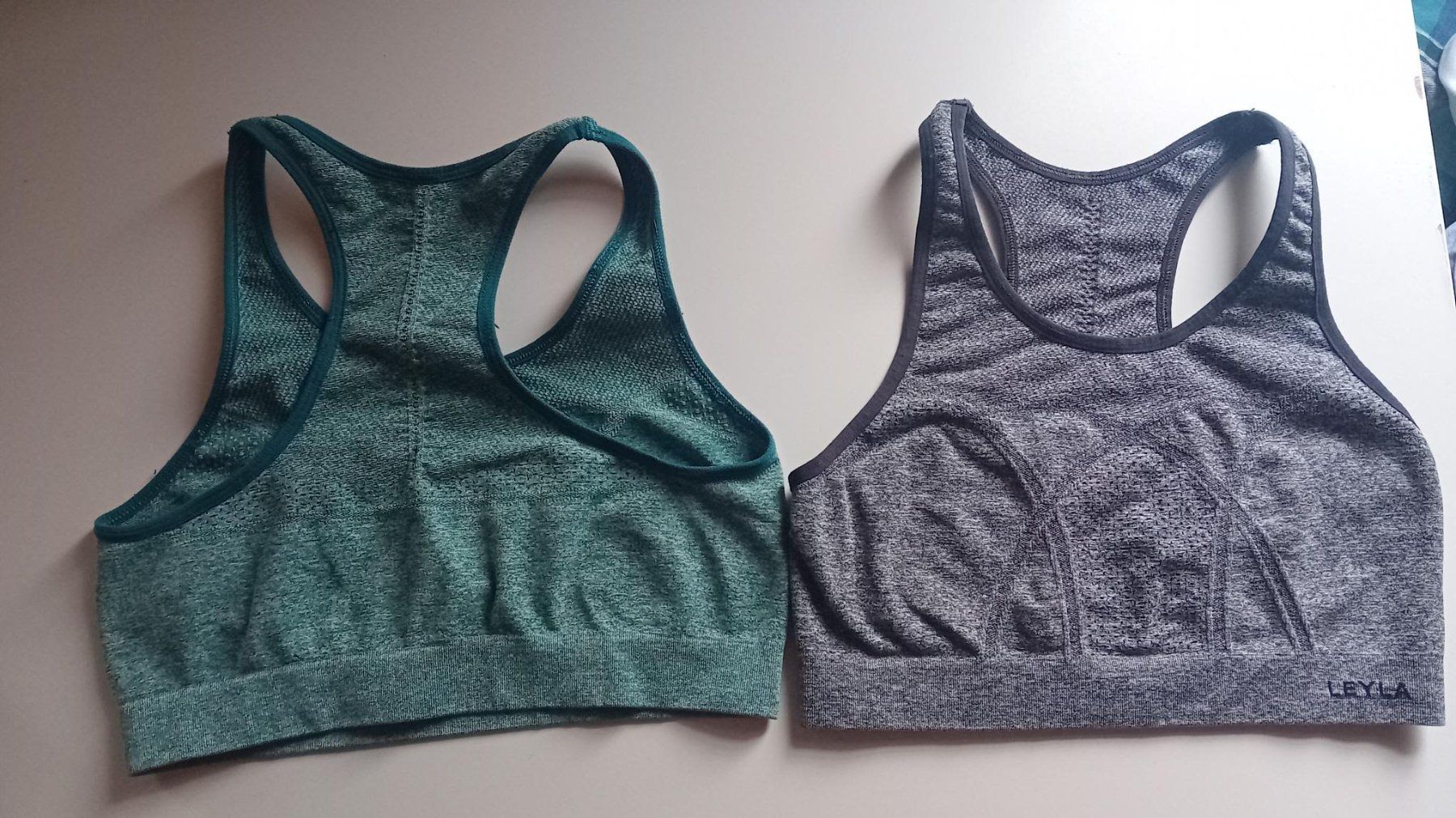 Top: Sport Top's S/M 2er Set – Usato da Salez venduto da Robe12 3