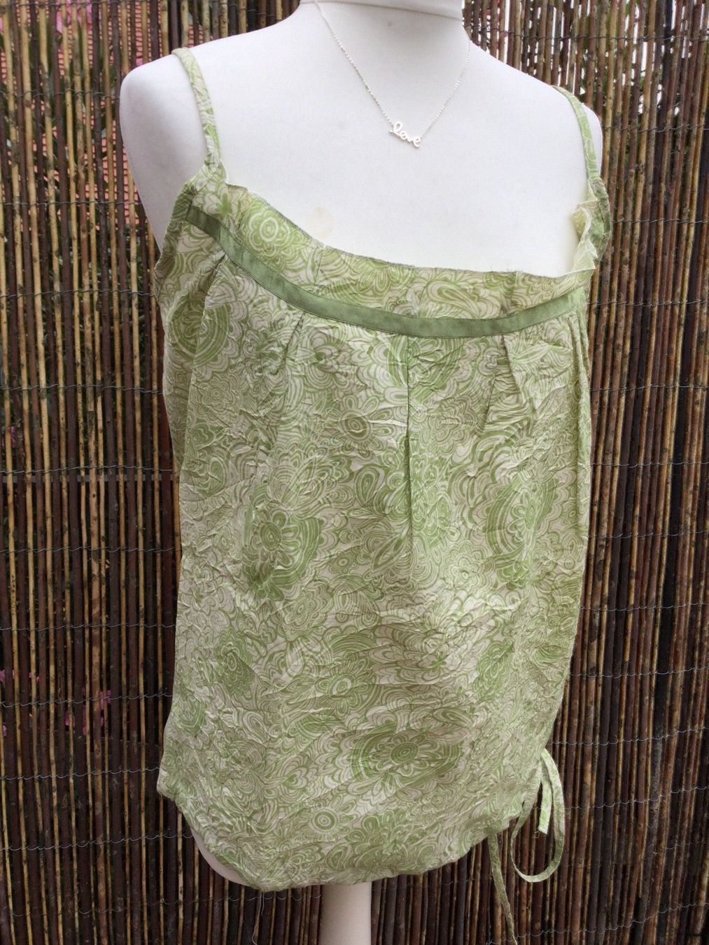 Tops: Top blanc motifs fleurs vertes – Neuf (Voir description) à Agiez par chouchanelle 2