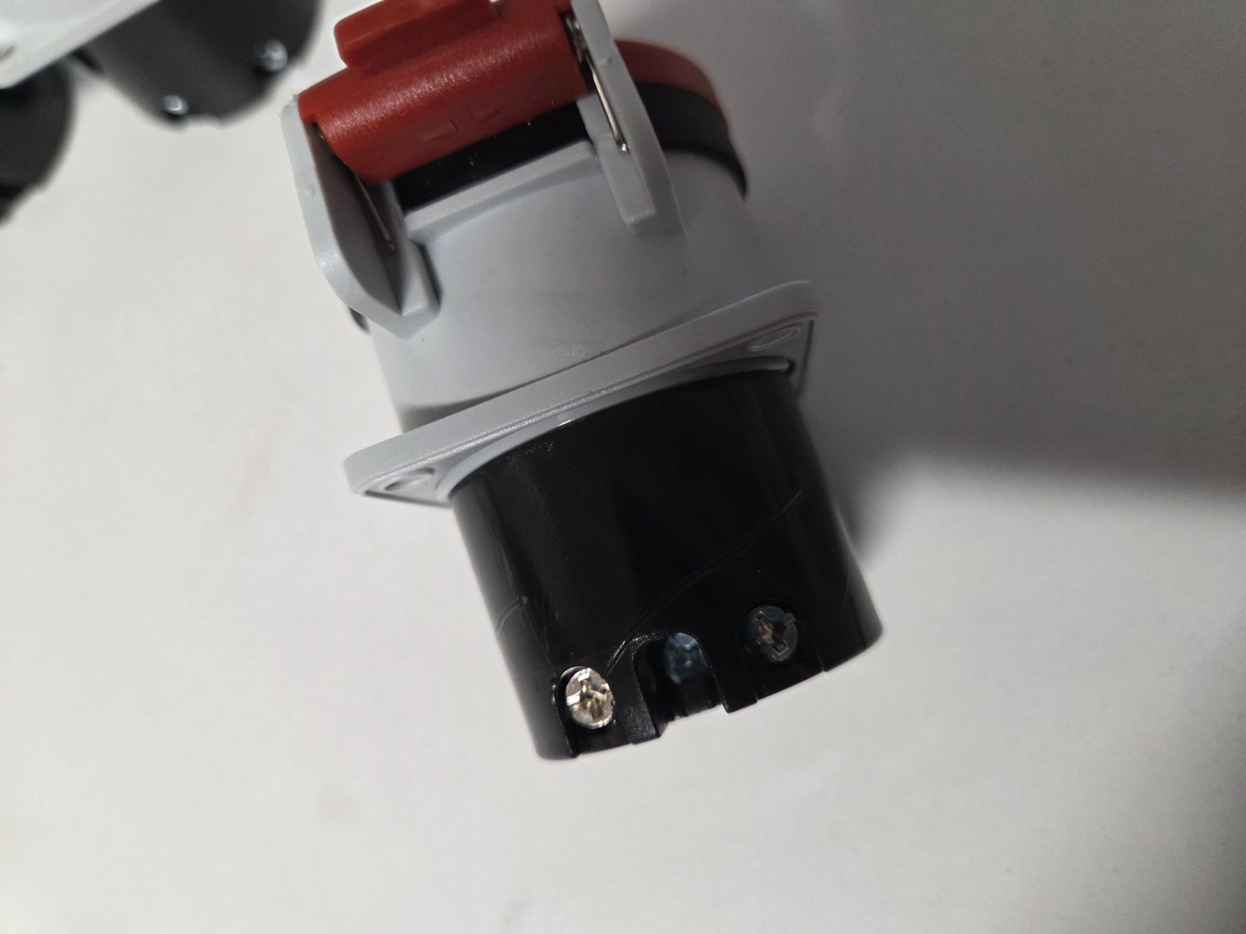 Spine: T25 Steckdose von tp electric Einbausteckdose 16a IP55 – Nuovo e nell'imballaggio originale da Zürich venduto da eymen20 4