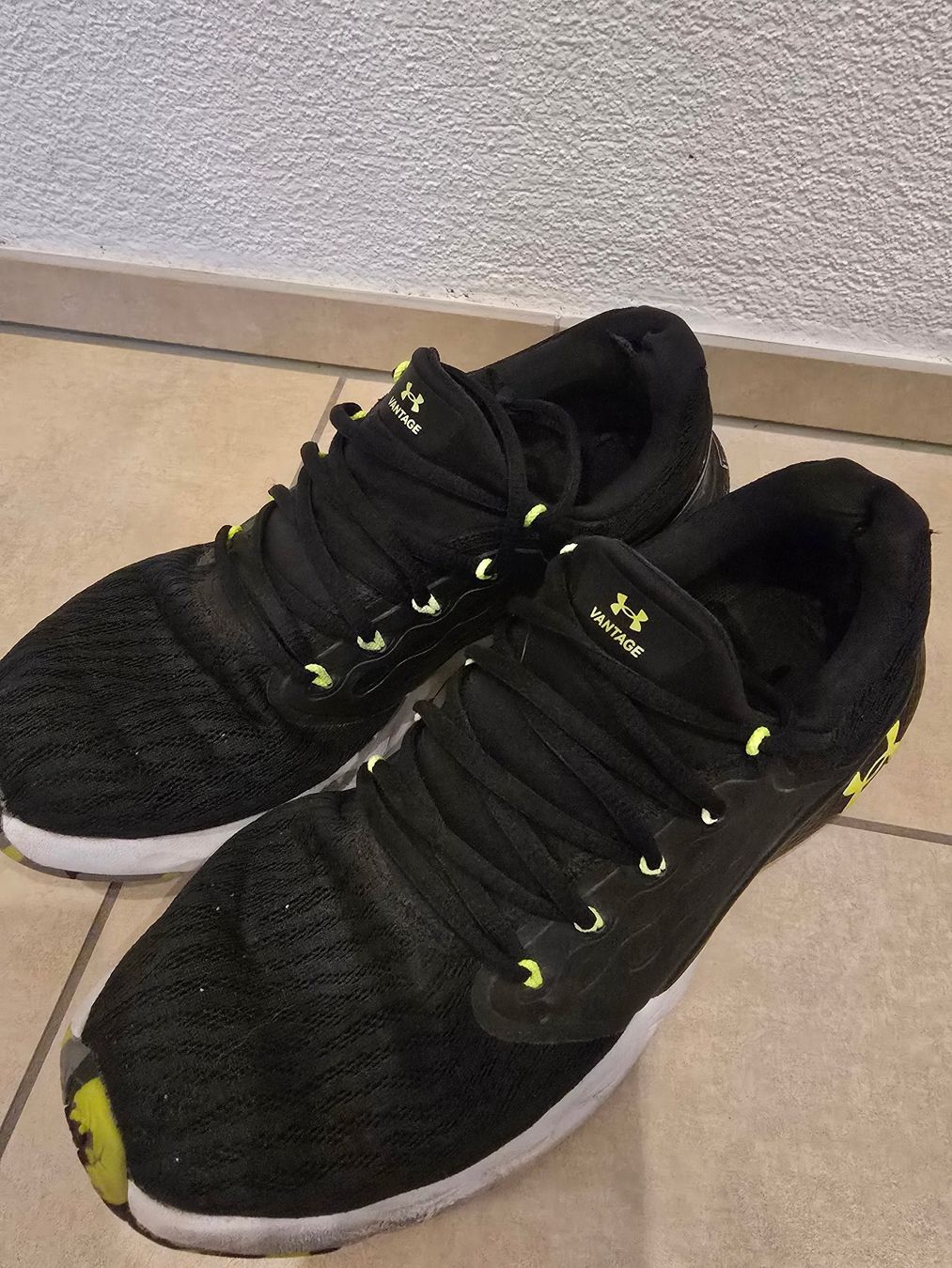 Under Armour Scarpe da uomo: Under Armour Sneaker - Grösse 44 – Usato da Rickenbach b. Wil venduto da Kth_v8 1