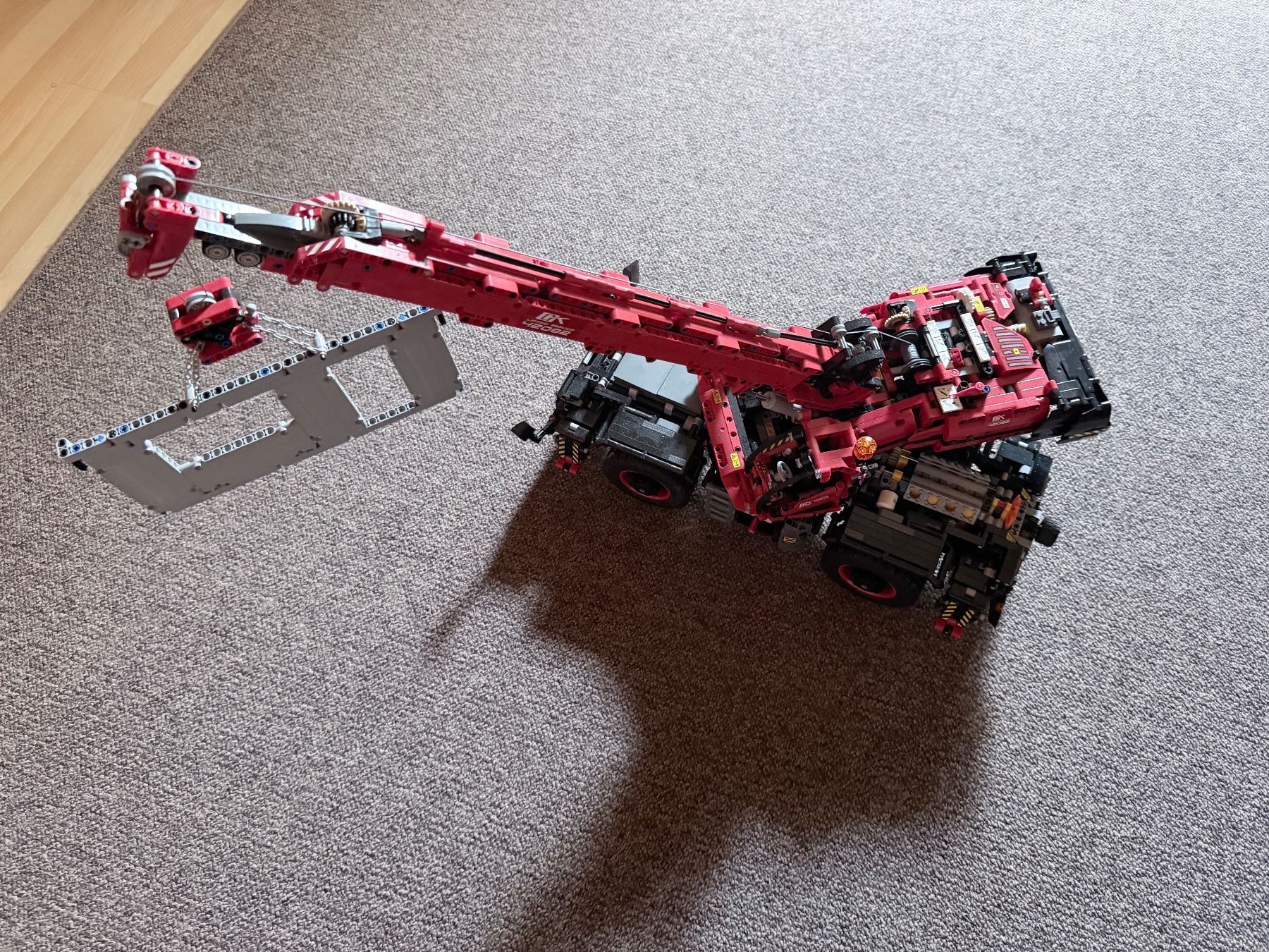 Lego Giocattoli: LEGO Technic 42082 geländegängiger Kranwagen – Nuovo (secondo la descrizione) da Emmenbrücke venduto da Pplotter 1