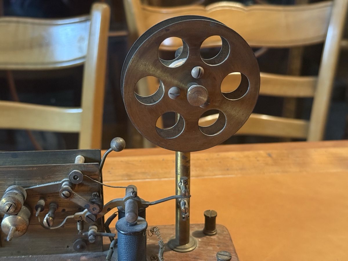 Telefoni: Ancien télégraphe en laiton – Usato da Sierre venduto da OCNL 2