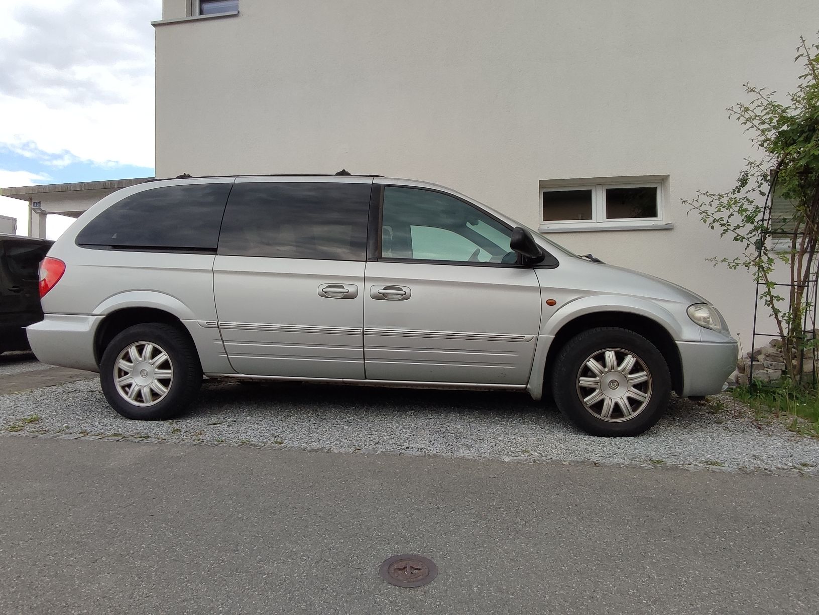 Chrysler Automobili: Chrysler Grand Voyager AWD 7 Plätzer – Usato da Salmsach venduto da jamb-all-you-need 1