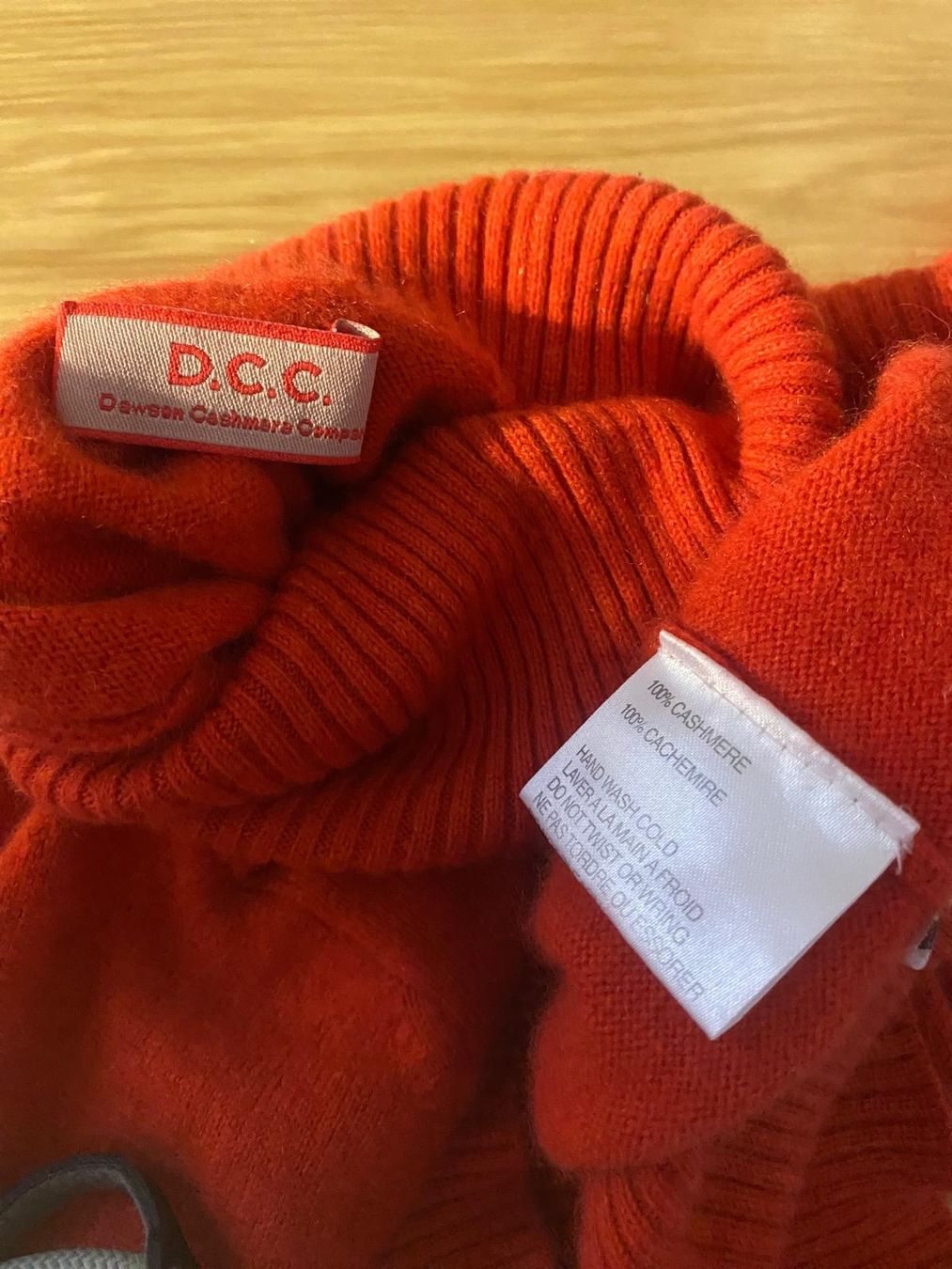 Maglioni & Felpe: Kaschmir-Pulli von D.C.C. – Usato da Neuhausen venduto da Lechasseur 4