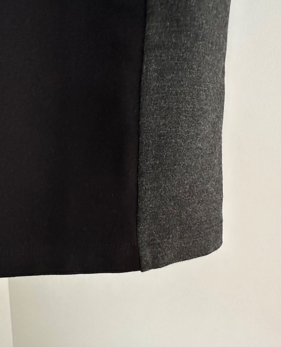 H&M Vestiti: Weihnachtskleid figurbetont (S) stretchbar, schwarz & grau – Usato da Glattpark(Opfikon) venduto da AydenM 1