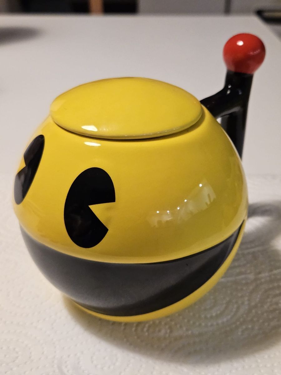 Tassen: Pac-Man Mug with Lid – Neu (gemäss Beschreibung) aus Lausanne von Mogcatknight