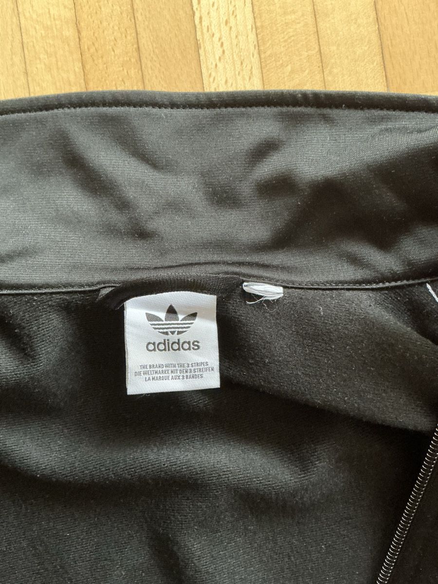 Adidas Giacche: Adidas firebird jacke schwarz – Usato da Ostermundigen venduto da Kavala4 4