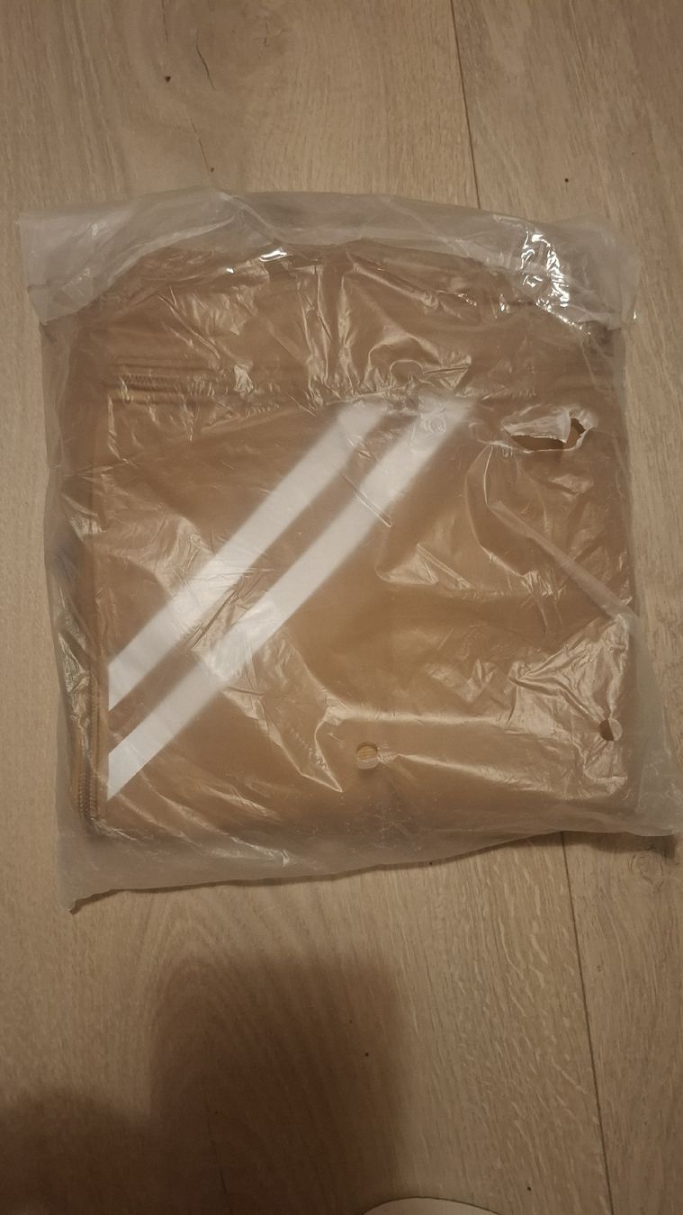 Rucksäcke: Sac sport doré  – Neu und originalverpackt aus Meyrin von Maribel81 2
